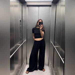 NWT ZARA KHAKI SHINY WIDE LEG PANTS TROUSERS Size S. Black . Pre owned like new